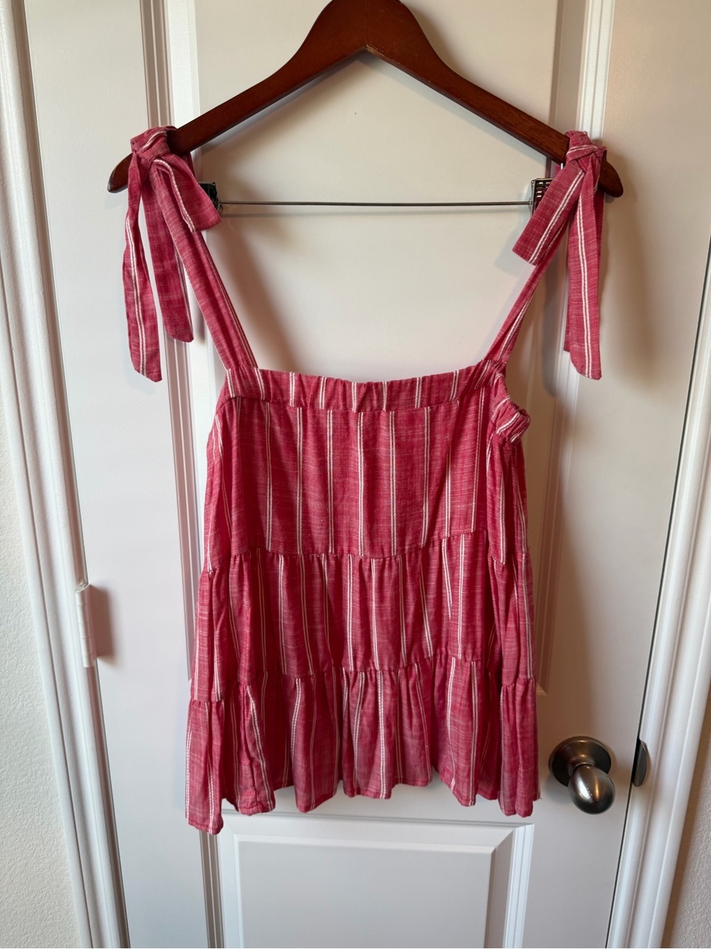 ⚡️NWT Pink Tie-Shoulder Tiered Tank Top